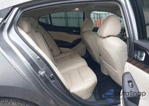 2017 Nissan Maxima 3.5 Platinum из США, поврежденный, VIN 1N4AA6AP4HC382646